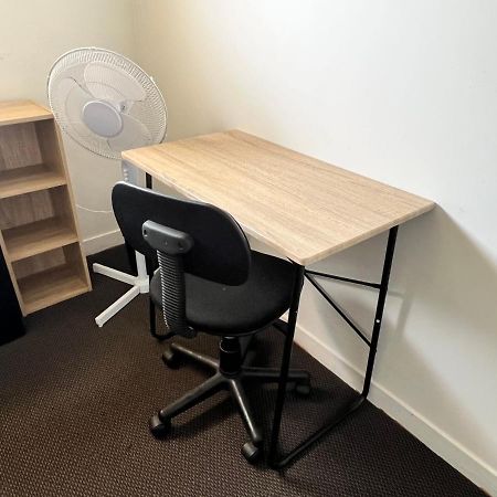Single Room #1 Or #3 - Homestay Family Home - No Breakfast Hamilton Esterno foto