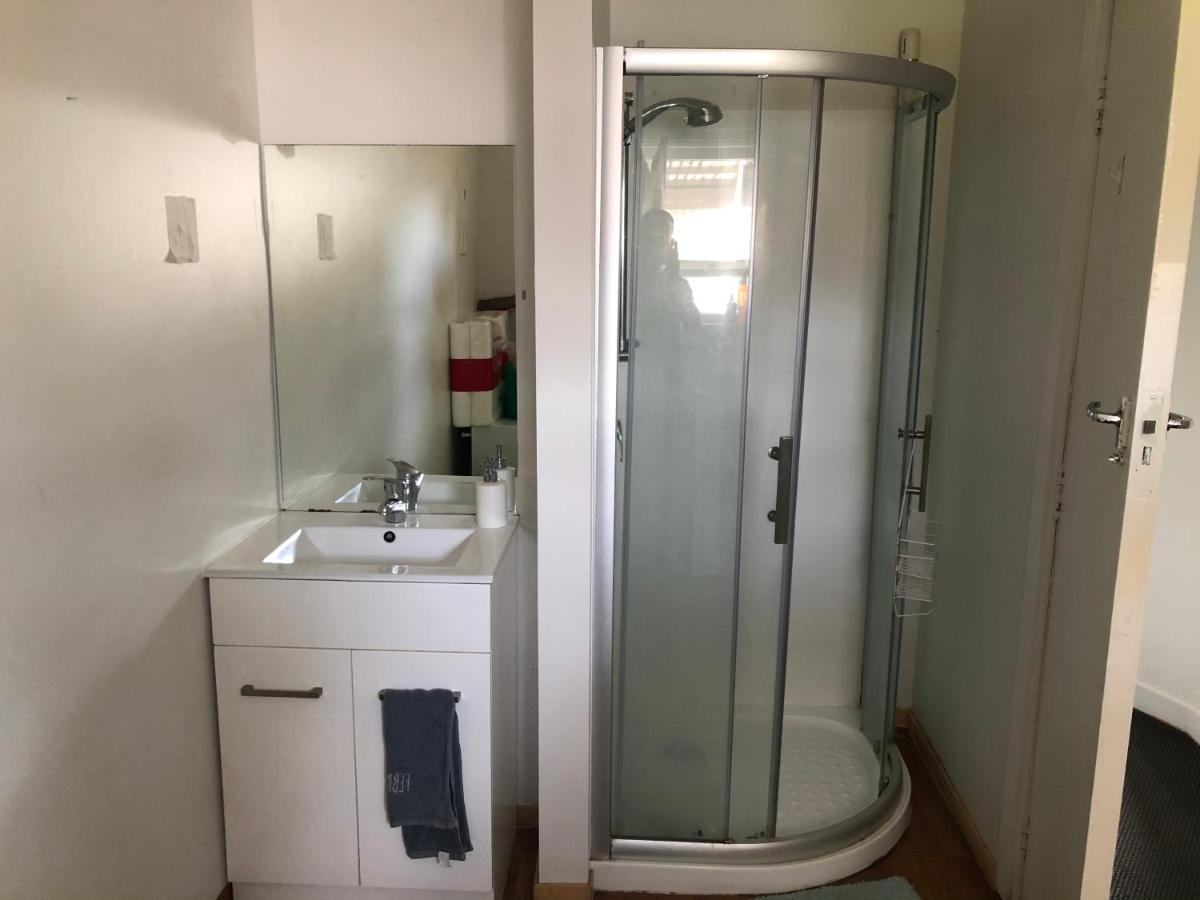 Single Room #1 Or #3 - Homestay Family Home - No Breakfast Hamilton Esterno foto