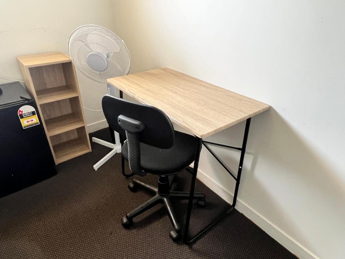 Single Room #1 Or #3 - Homestay Family Home - No Breakfast Hamilton Esterno foto